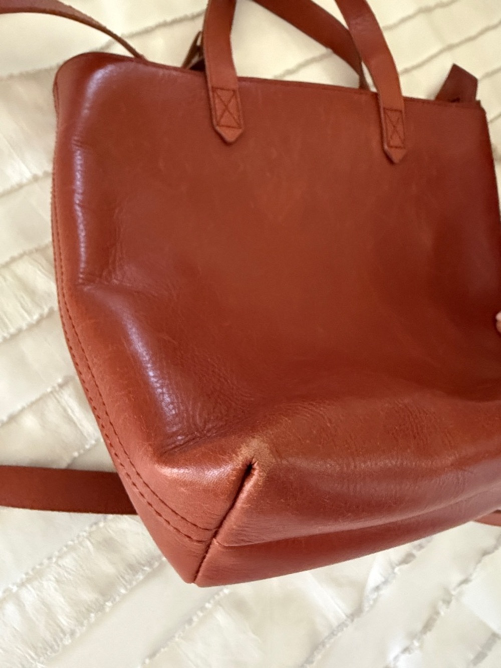 Madewell Women’s Leather small Tote Bag in Chestnut Brown - Picture 4 of 9